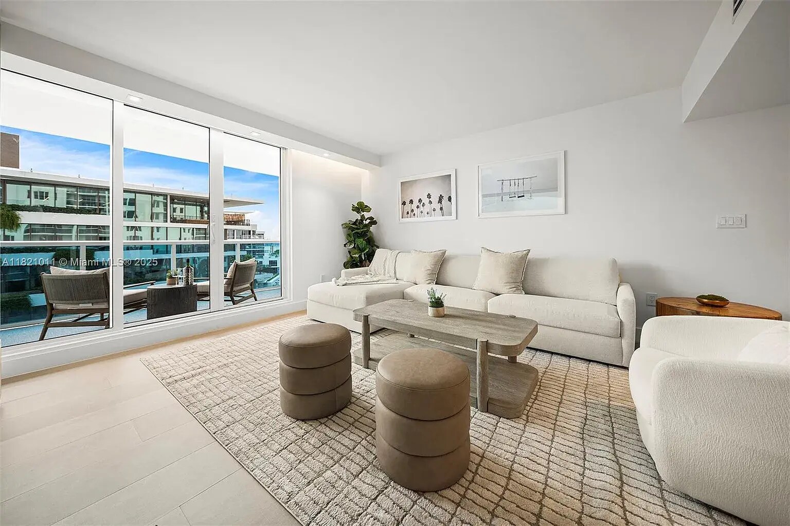 Building Photo - 2301 Collins Ave