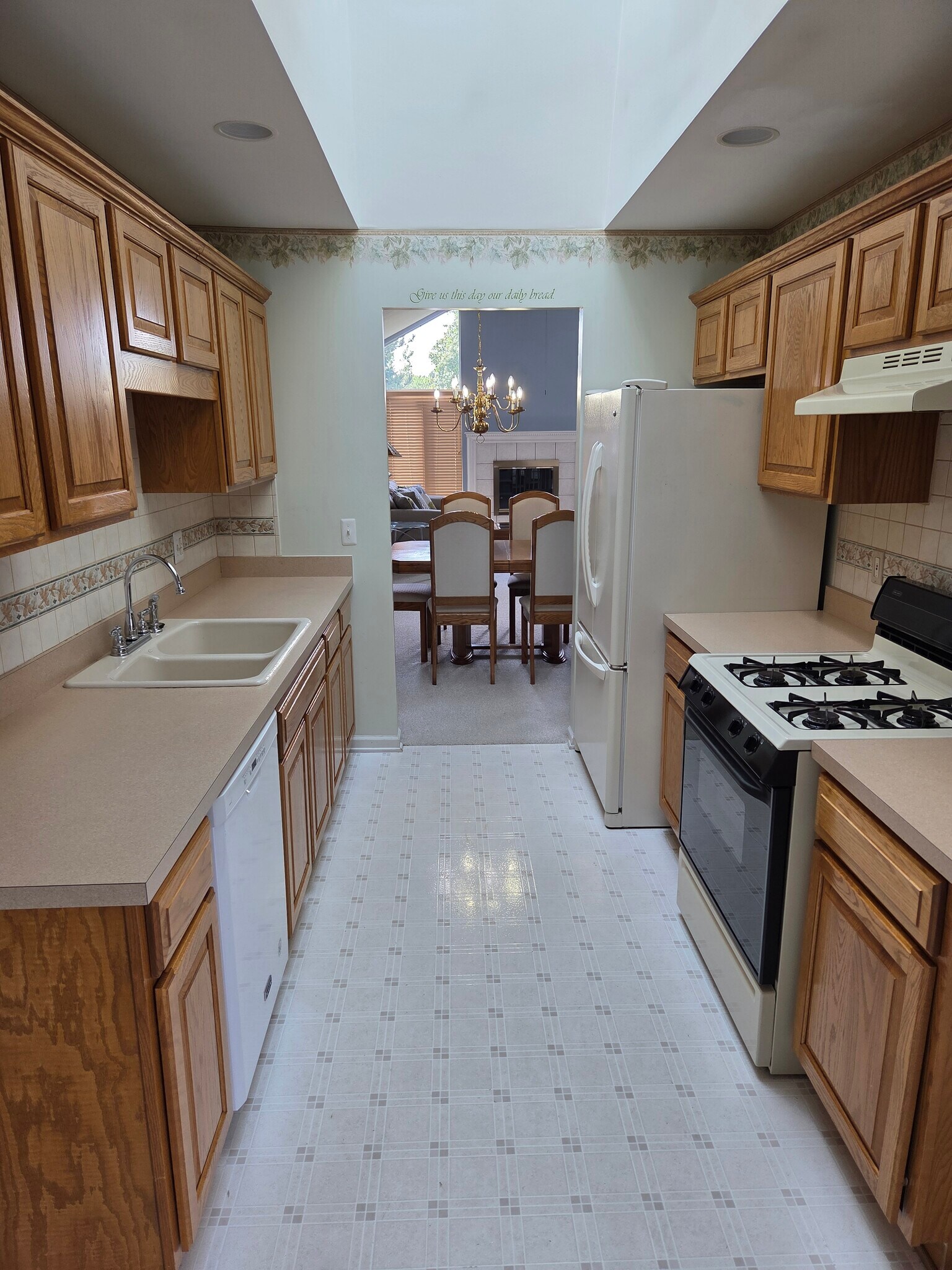Building Photo - 59025 Golden Oak Ct