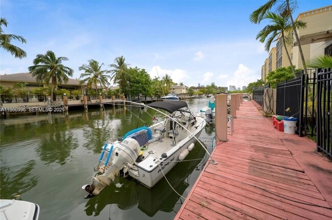 Building Photo - 2903 N Miami Beach Blvd