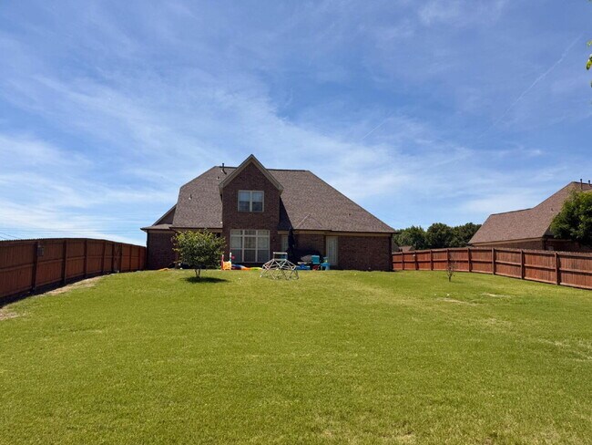 Building Photo - Stunning Atoka Home Offering Space, Style, and Convenience!