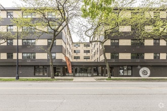 The District @ Sheridan - Exterior - District @ Sheridan - 5536 N Sheridan Rd