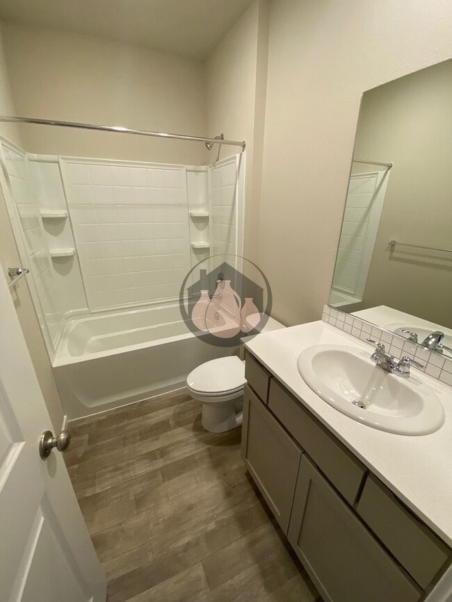Building Photo - Beautiful Home in Woodburn-Available NOW
