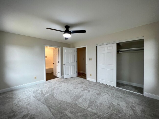 Building Photo - Beautifully Renovated Home!  5 Bedroom, 3 ...