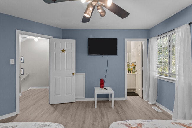 Building Photo - 517 Lanier Crescent