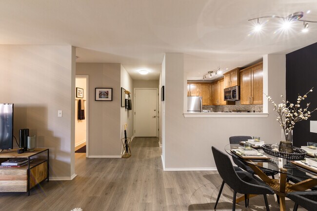 Building Photo - 23 Burberry Cir