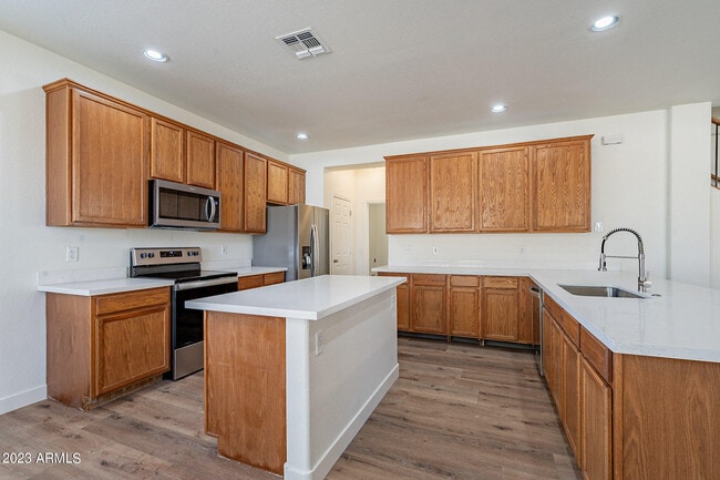 Building Photo - 4244 E Gleneagle Dr