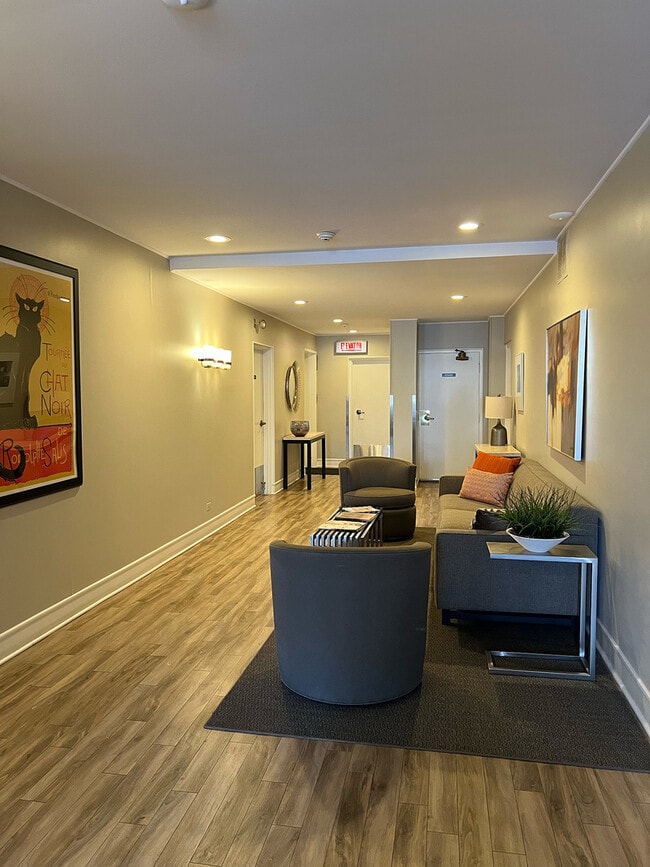 Building Photo - 838 Michigan Ave