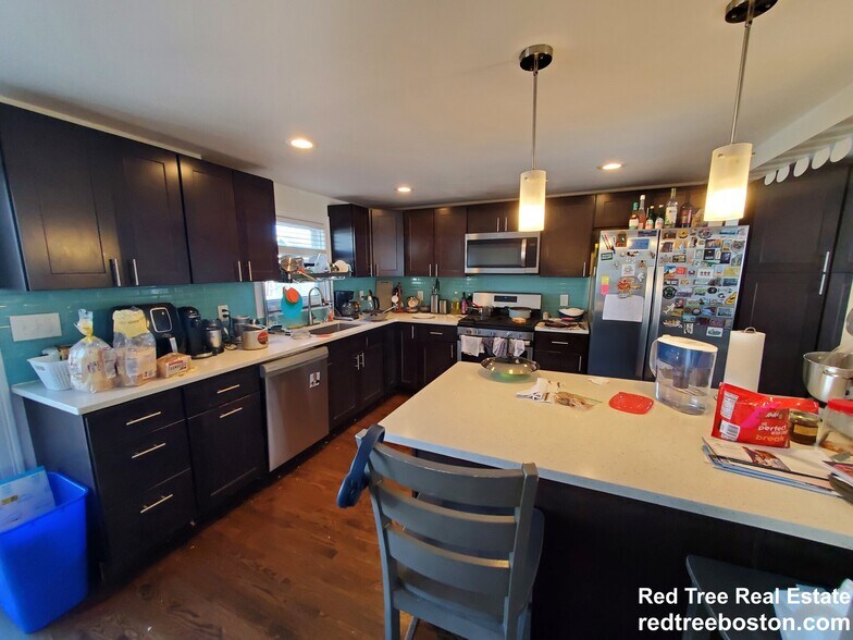 Building Photo - 77 Rock Glen Rd