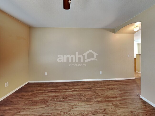 Building Photo - 8947 W Charleston Ave