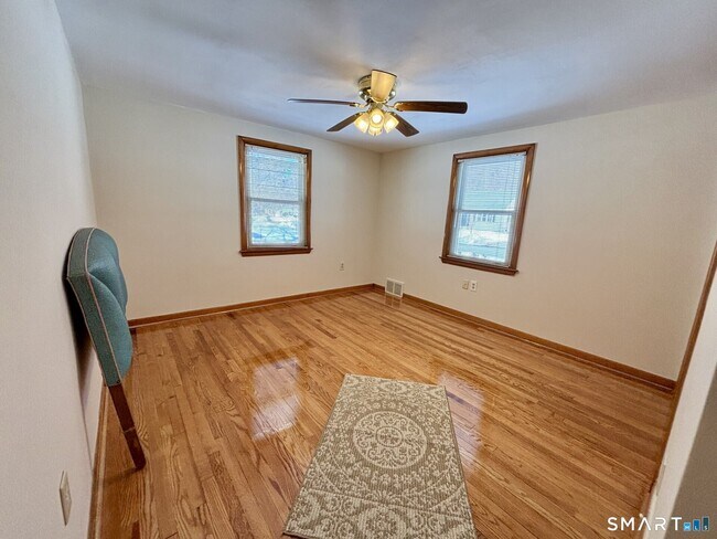 Building Photo - 148 Edgewood Dr