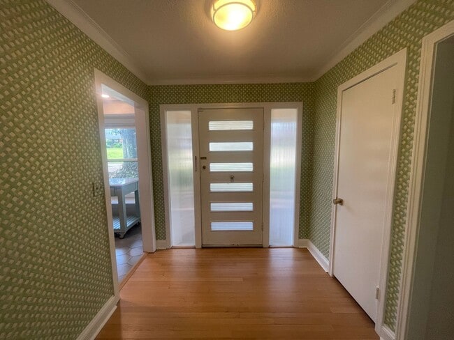 Building Photo - South Highland Beauty! This Is The One To ...