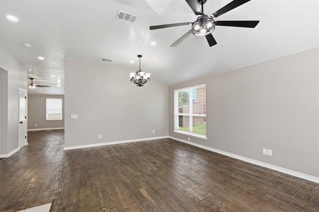 Building Photo - 1006 Lake Dallas Dr