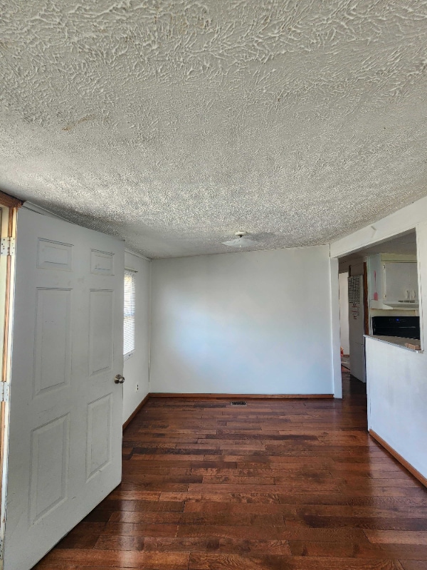 Building Photo - 201 Chamberlin Dr
