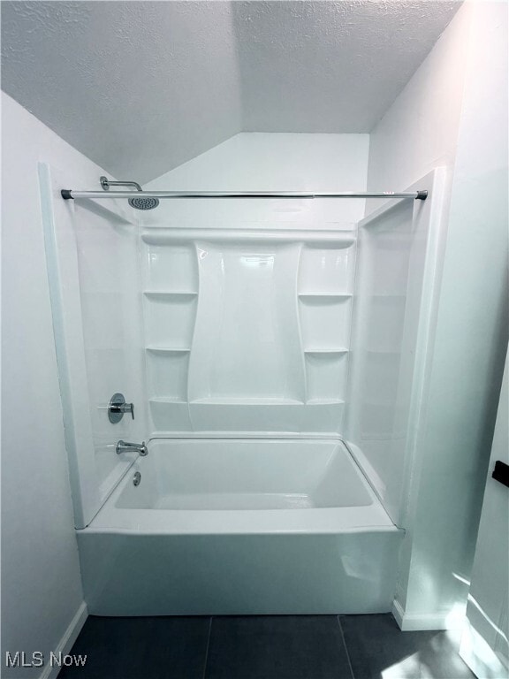 Building Photo - 10714 Greenlawn Ave