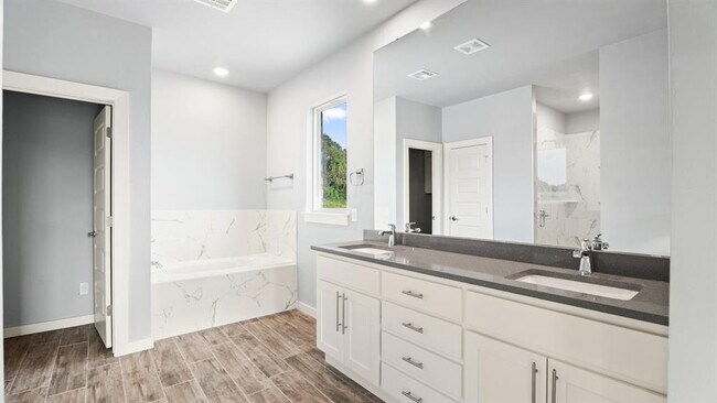 Building Photo - 214 Olde Ml Ct