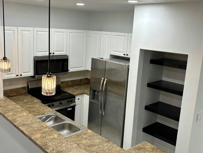 Building Photo - 3102 Coral Ridge Dr