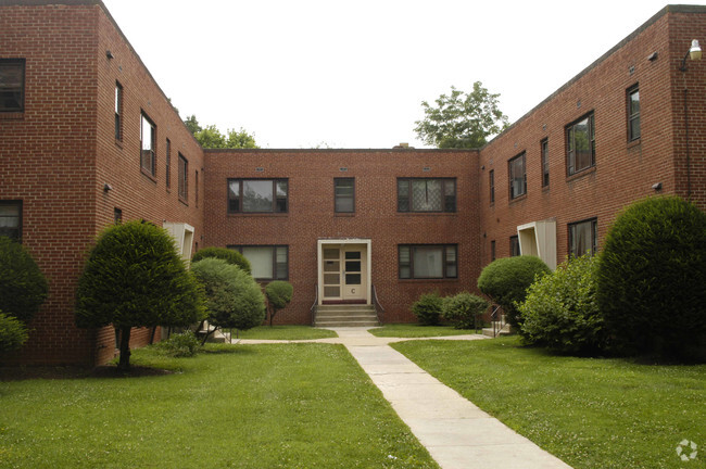 Building Photo - Wilrose Courtyard Apartments