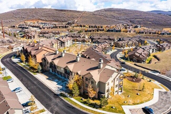 Building Photo - Unfurnished Condo in Black Rock Ridge