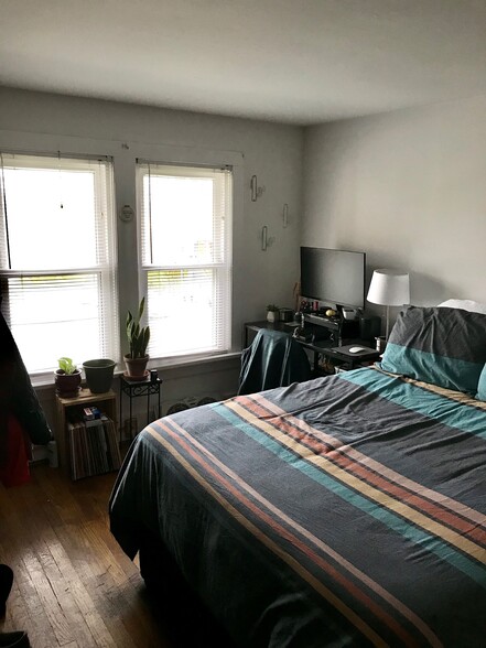 1st Bedroom in 3 bedroom unit (unit 1) - 765 S Aurora St