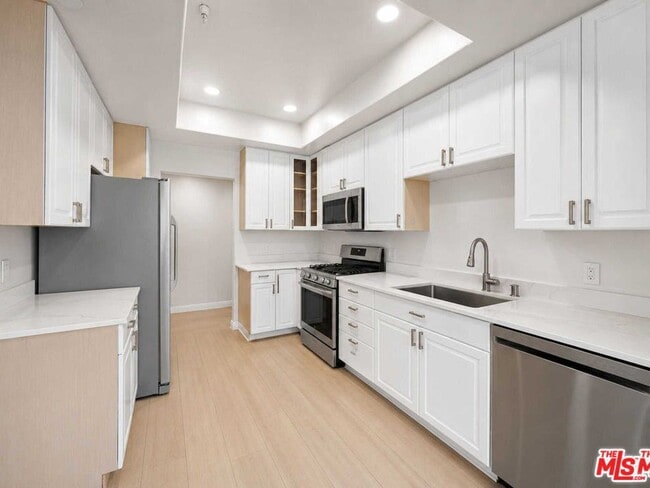 Building Photo - 9836 Vidor Dr