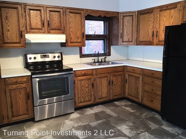 Building Photo - 4 br, 1.5 bath House - 117 N. Franklin St.