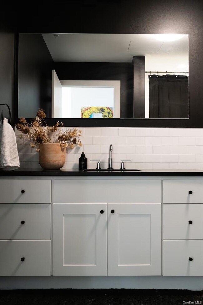 Building Photo - 249 Main St