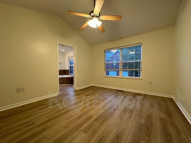 Building Photo - 846 Blue Spruce Way