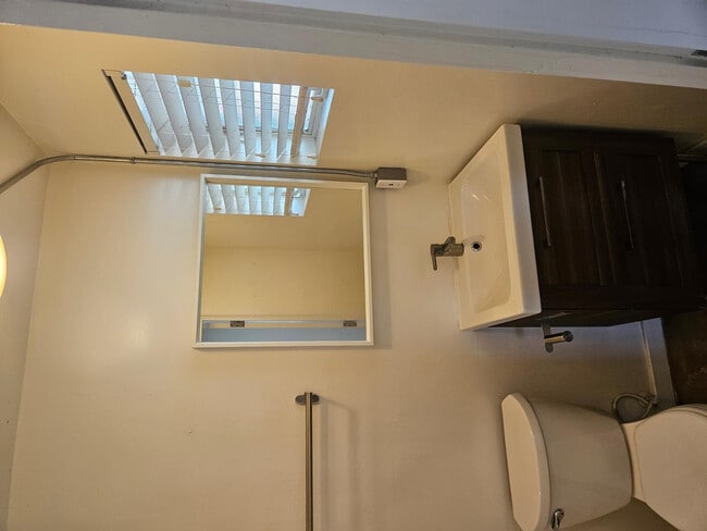 Building Photo - 802 W Turney Ave