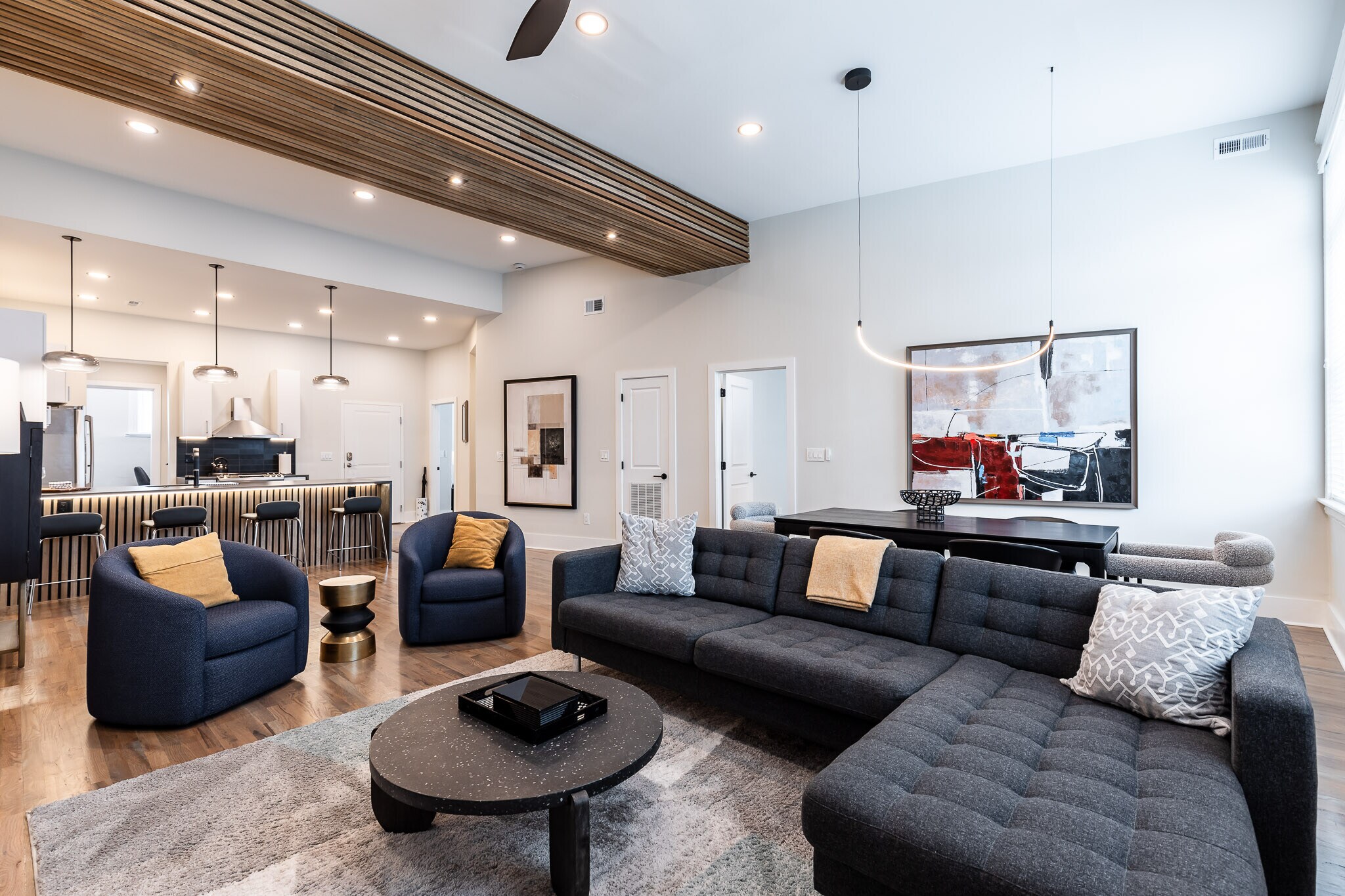 Spacious open floor plan - 795 E McMillan St