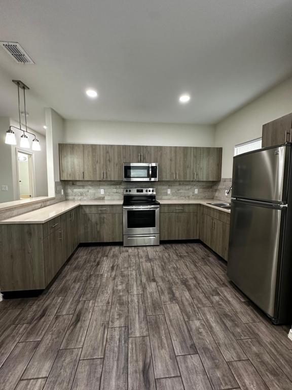 Building Photo - 3004 Sabercat Ave