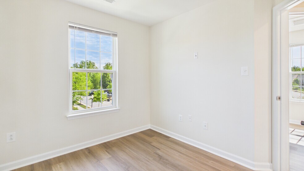Building Photo - 5423 Saint Rita Dr