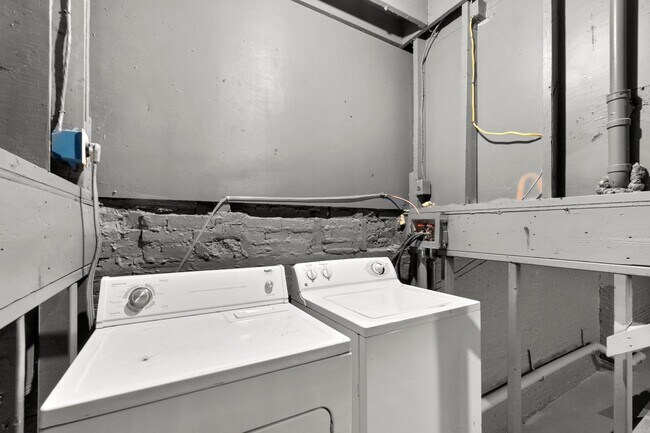 Building Photo - 2505 E Fayette St