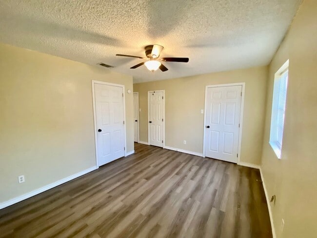 Building Photo - 6801 Camden Ln