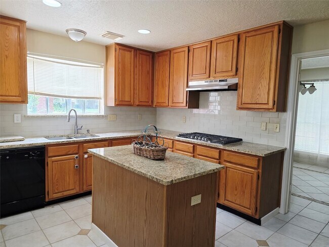 Building Photo - 10306 Jockey Club Dr