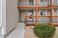 Building Photo - $1,395.95 - 1 Bed, 1 Bath Updated Unit in Westminster with In Unit Washer/Dryer!