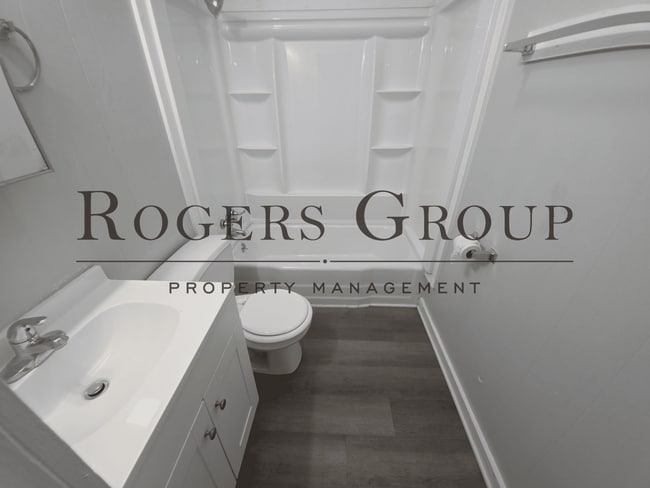 Building Photo - 710 Roberson St