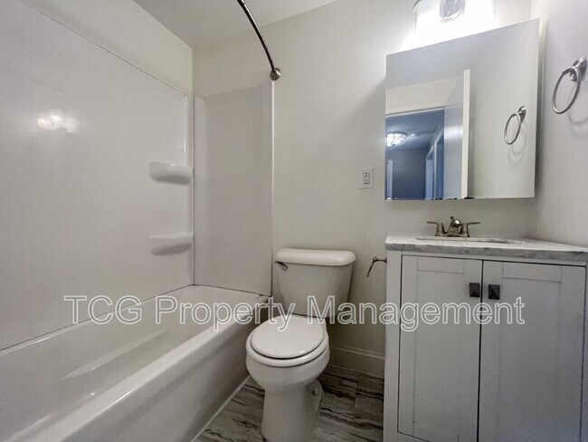 Building Photo - 1444 State Street