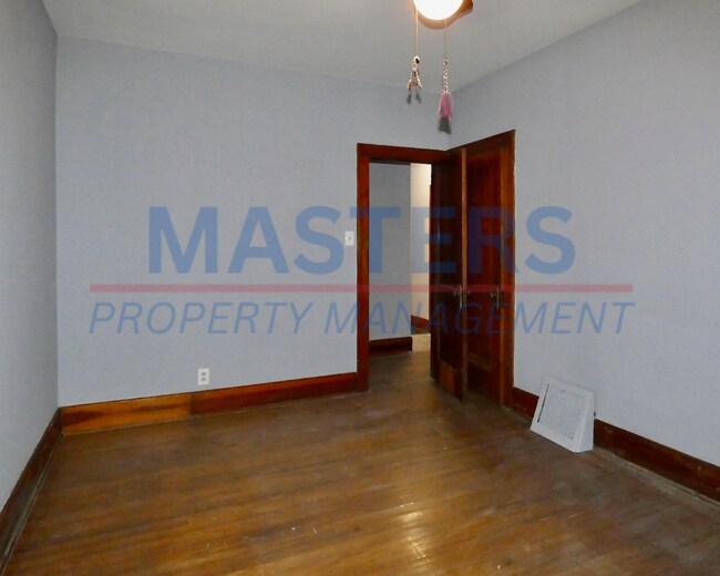 Building Photo - 524 E Hudson St