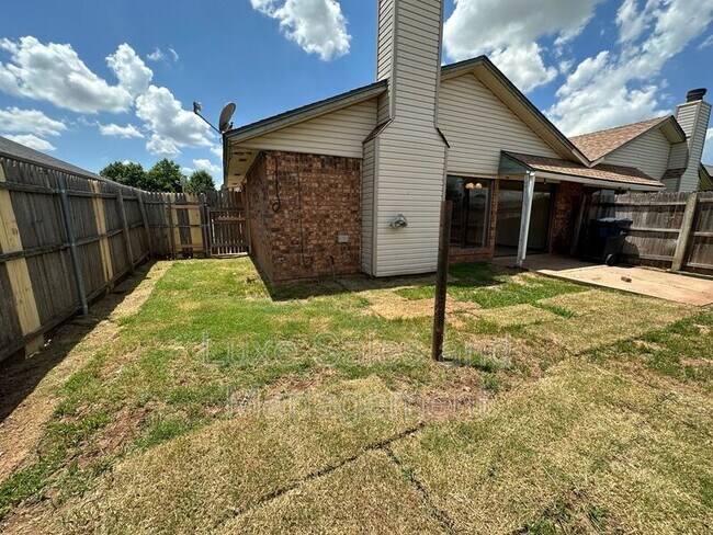 Building Photo - 3718 Southwind Ave