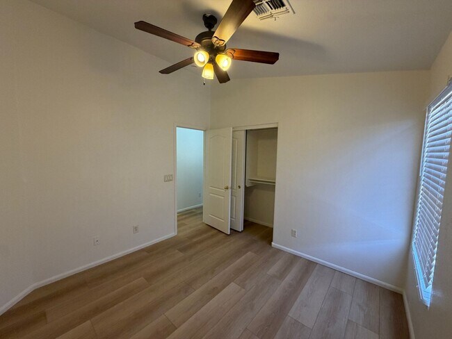Building Photo - 1225 N 159th Dr