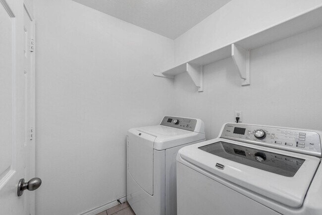 Building Photo - AUGUST PRE-LEASE! Incredible 4 Bed 3 Bath ...