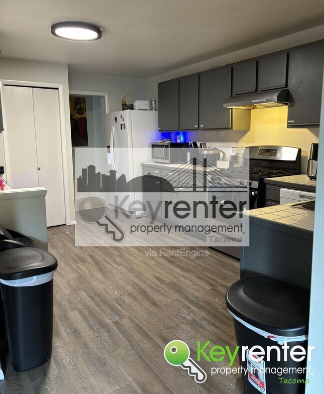 Building Photo - 1302 E 40th St