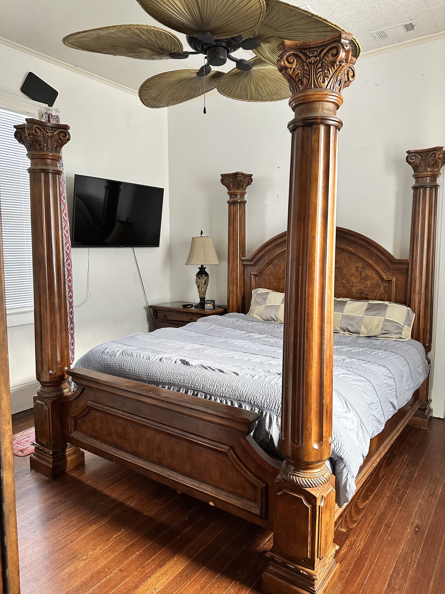 Building Photo - 423 Dakin St