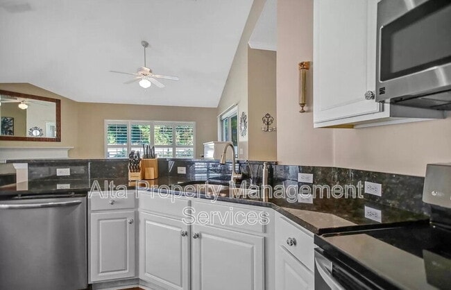 Building Photo - 701 Lake Stone Cir