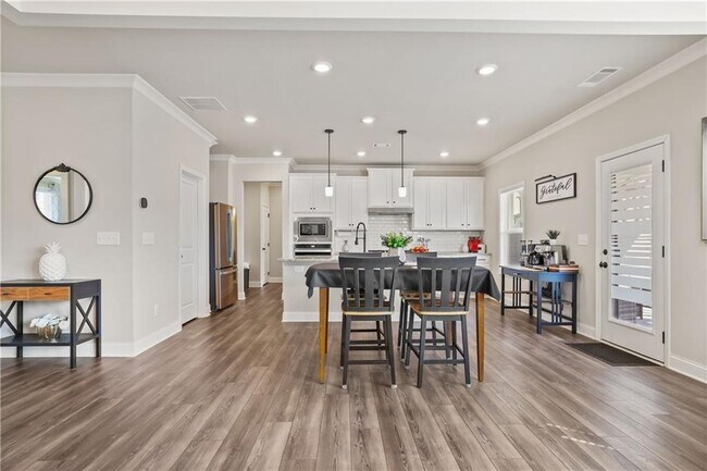 Building Photo - 7057 Br Crk Cv