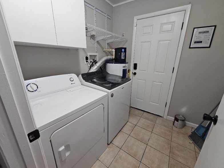 Building Photo - 7567 Wendell Dr