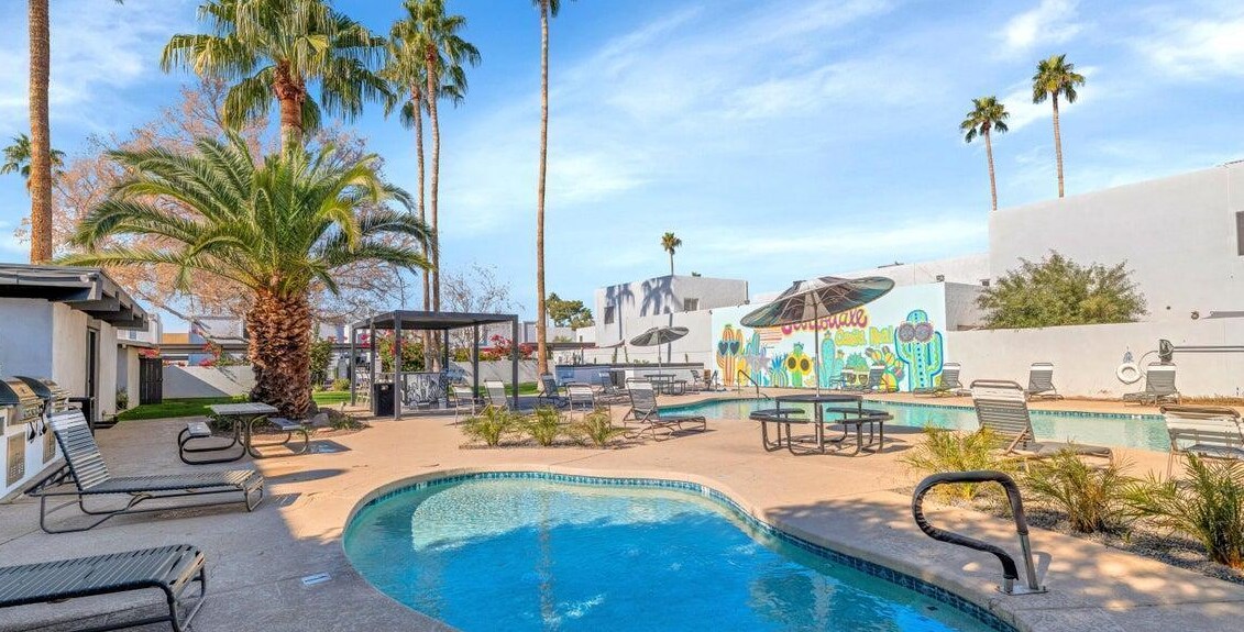 Building Photo - 8562 E Indian School Rd