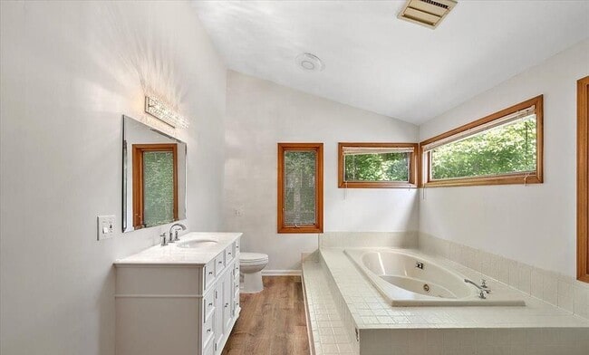Building Photo - 28118 Forestbrook Dr