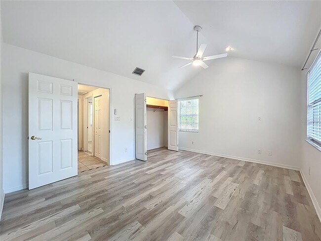 Building Photo - 332 Harris Ave