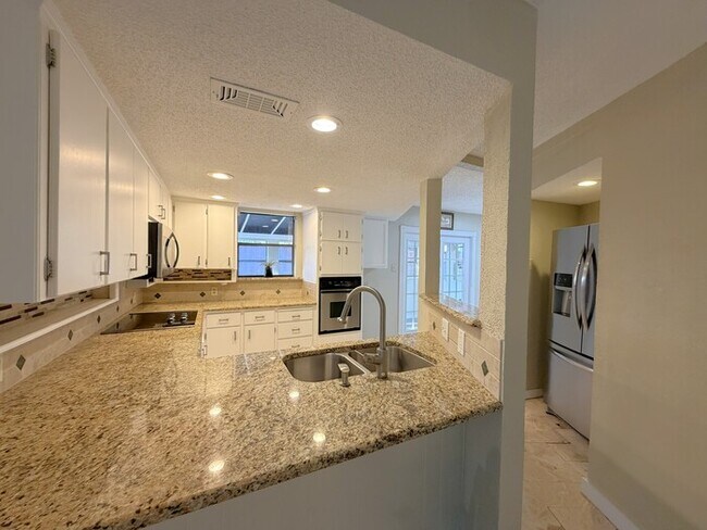 Building Photo - 3-2.5-2 Town home on the Historic Bricks of Camp Bowie